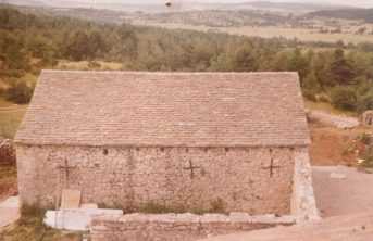 Auberge toiture en schiste 1/2